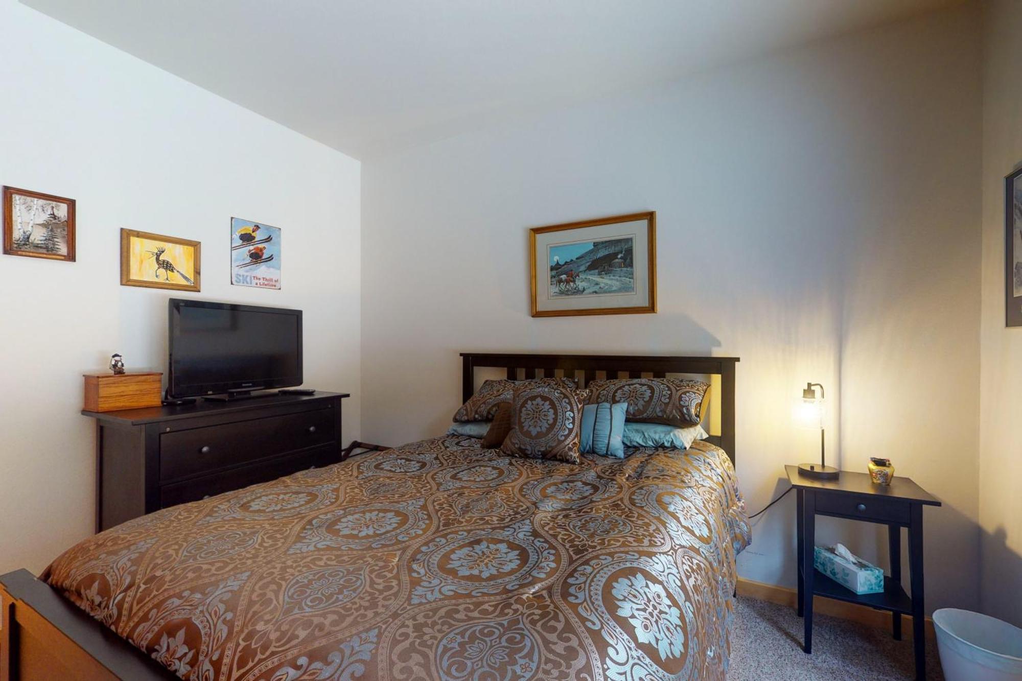 Snake River Village Apartment